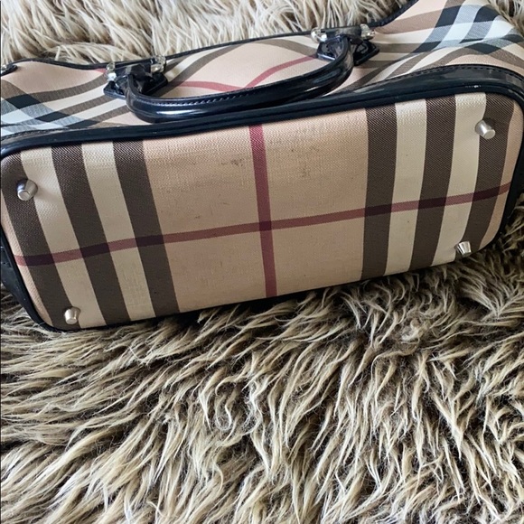 Burberry nova check handbag - Picture 14 of 17